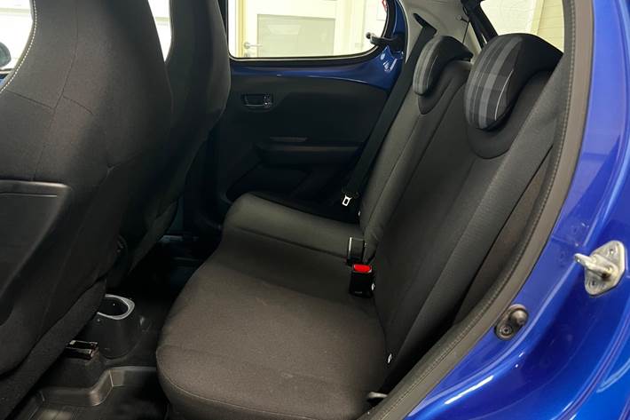 Blå Peugeot 108 fra 2020