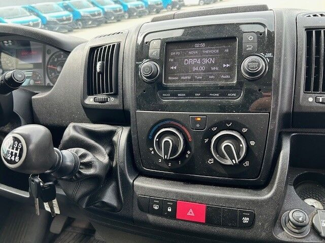 Hvid Peugeot Boxer 335 fra 2019