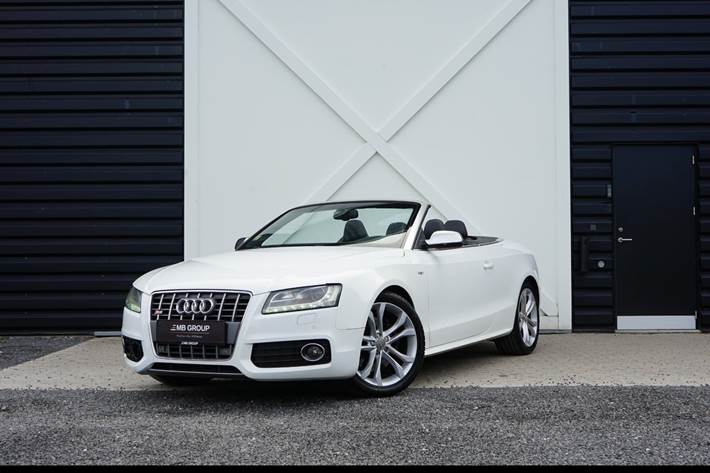 Hvid Audi S5 fra 2011