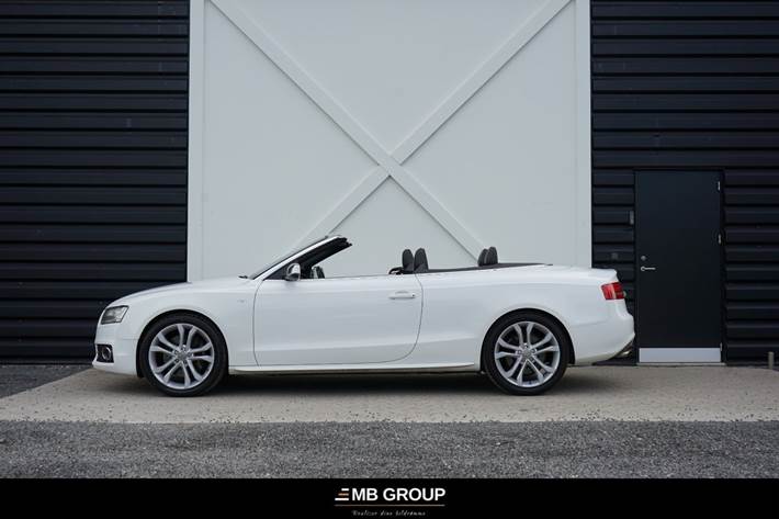 Hvid Audi S5 fra 2011