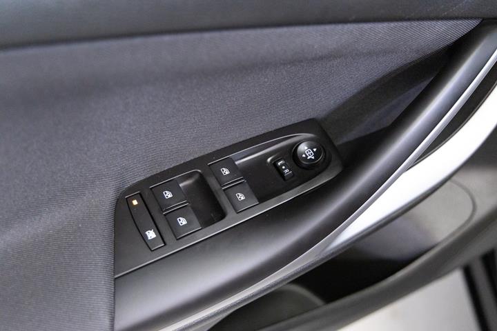 Sort Opel Astra fra 2019