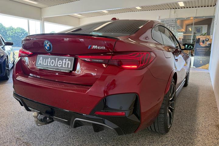 Rød BMW i4 fra 2025