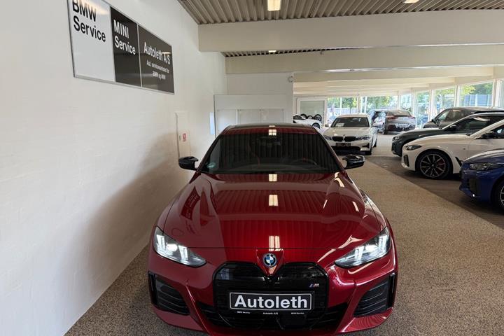 Rød BMW i4 fra 2025