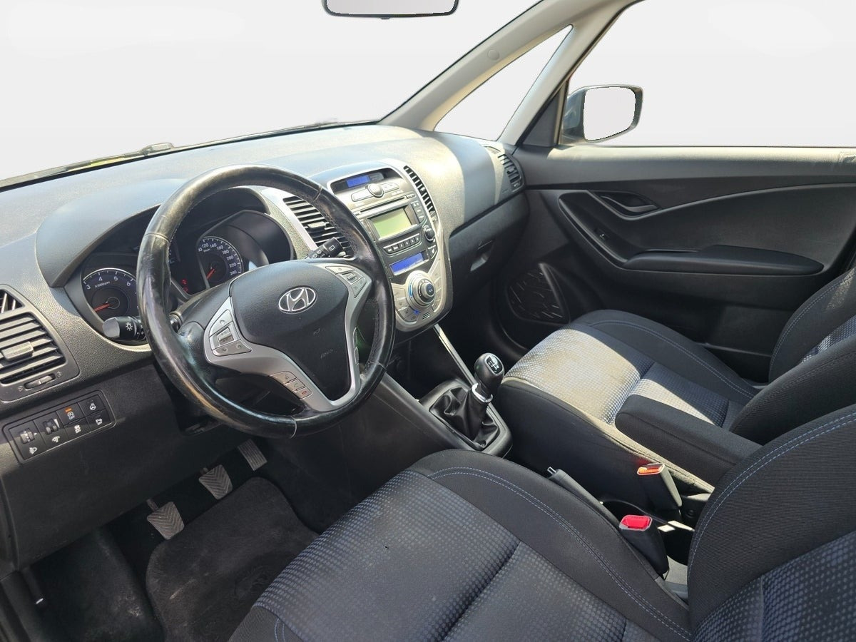 Grå Hyundai ix20 fra 2017