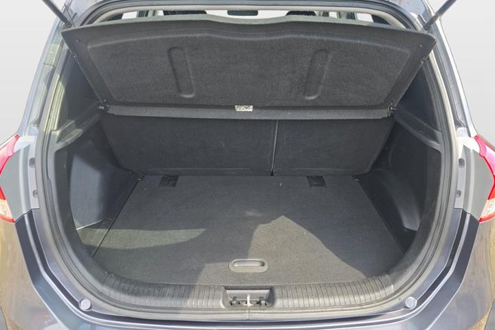 Grå Hyundai ix20 fra 2017