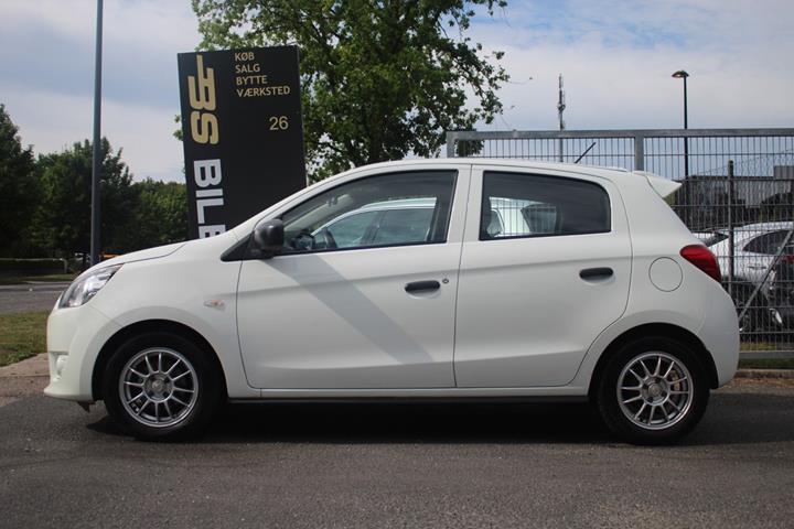 Hvid Mitsubishi Space Star fra 2015