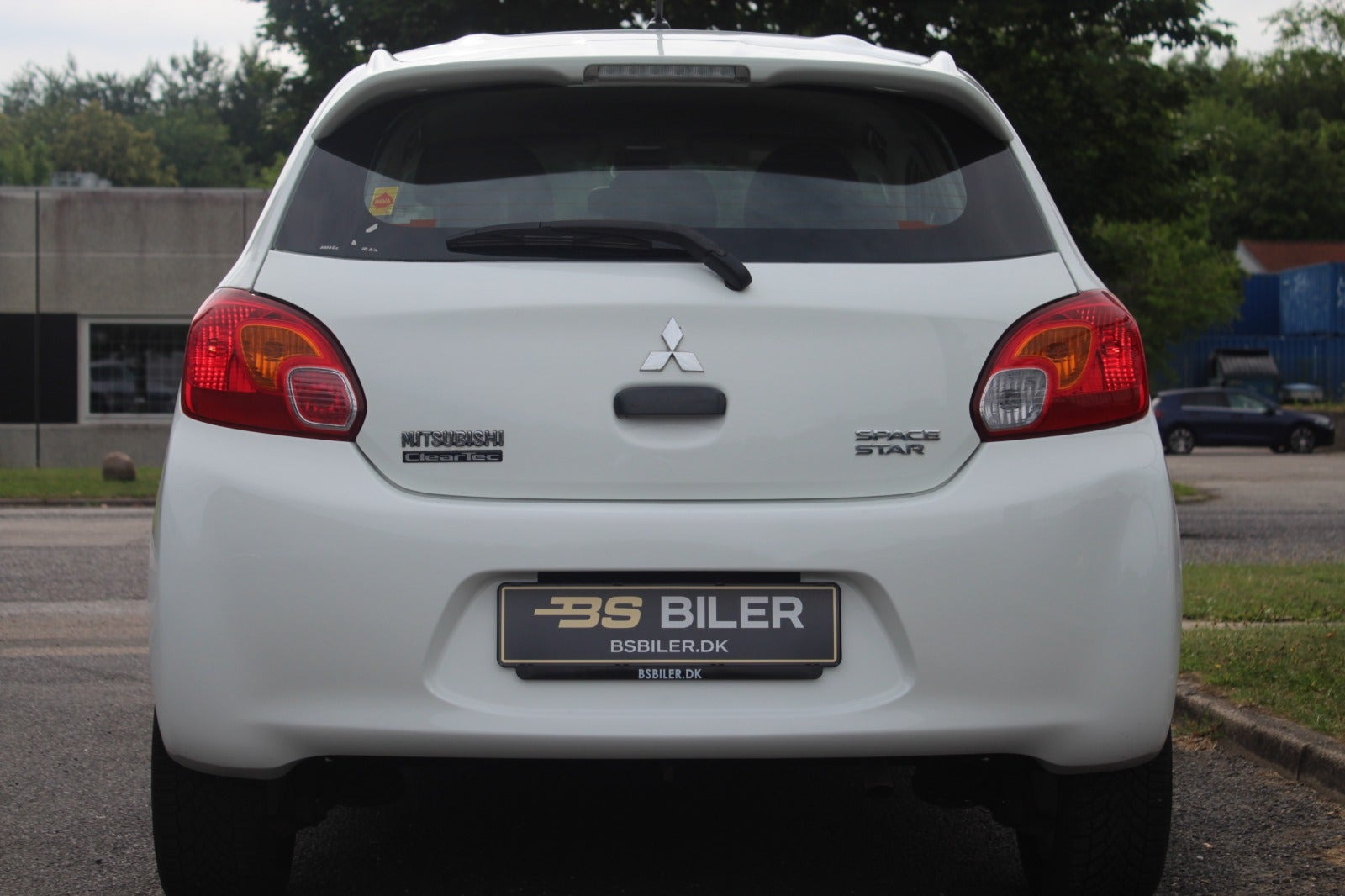 Hvid Mitsubishi Space Star fra 2015