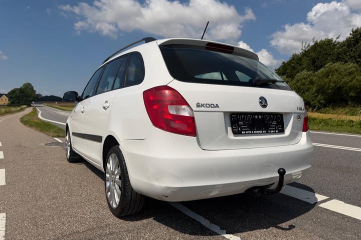 Hvid Skoda Fabia fra 2013