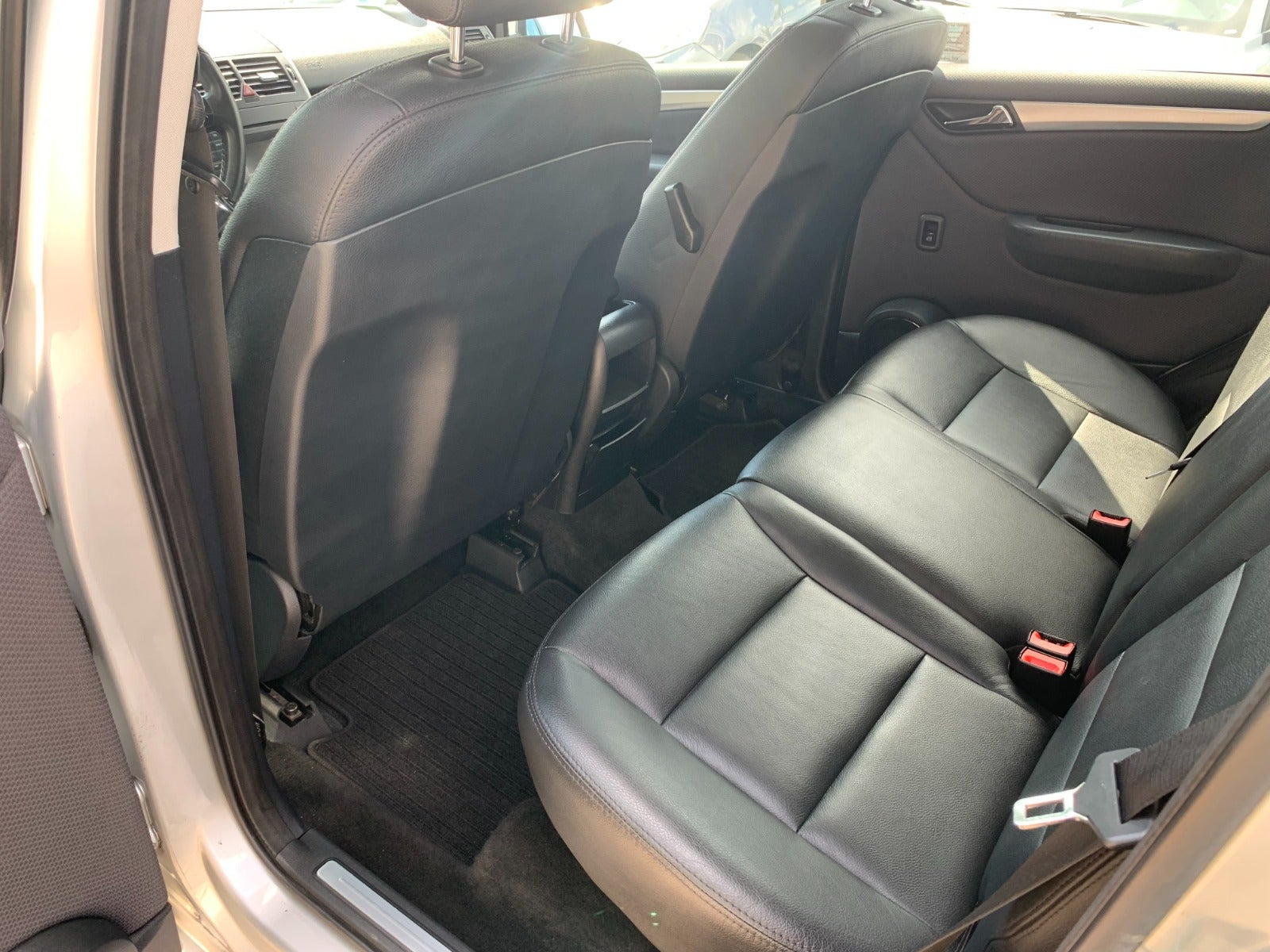 Sølv Mercedes A180 fra 2011