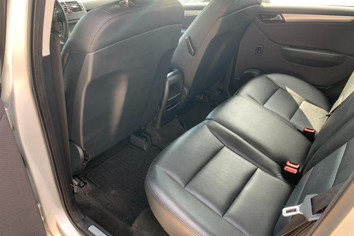Sølv Mercedes A180 fra 2011