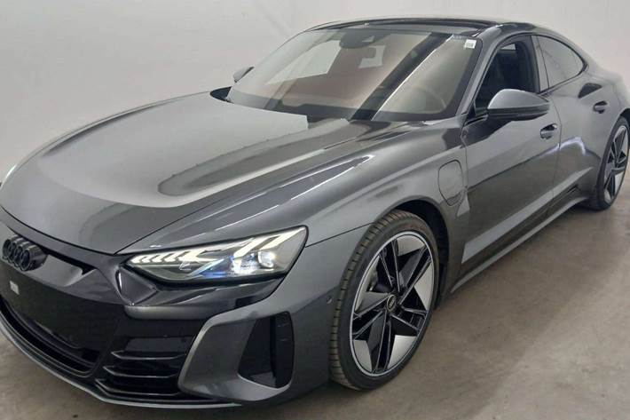 Grå Audi e-tron GT fra 2023