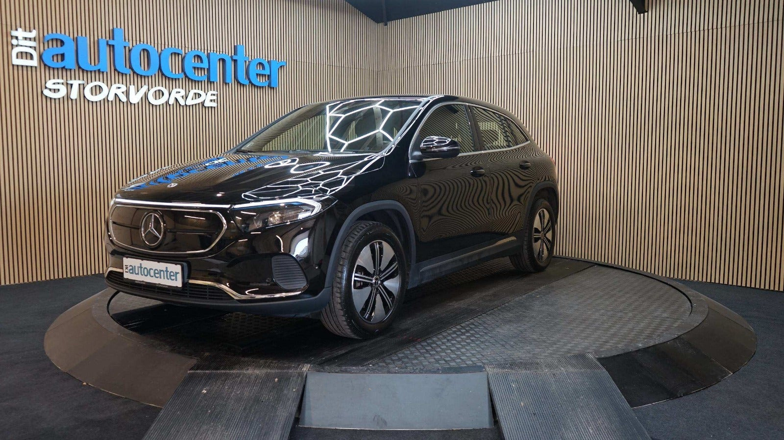 Mercedes EQA250+ Electric Art