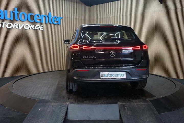 Sort Mercedes EQA250+ fra 2024