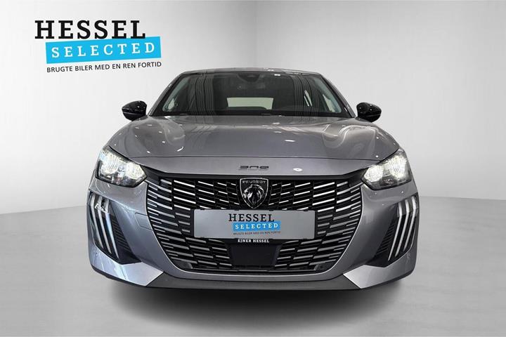 Grå Peugeot e-208 fra 2024