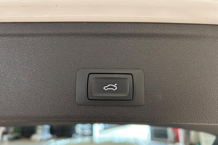 Hvid Audi A4 fra 2018