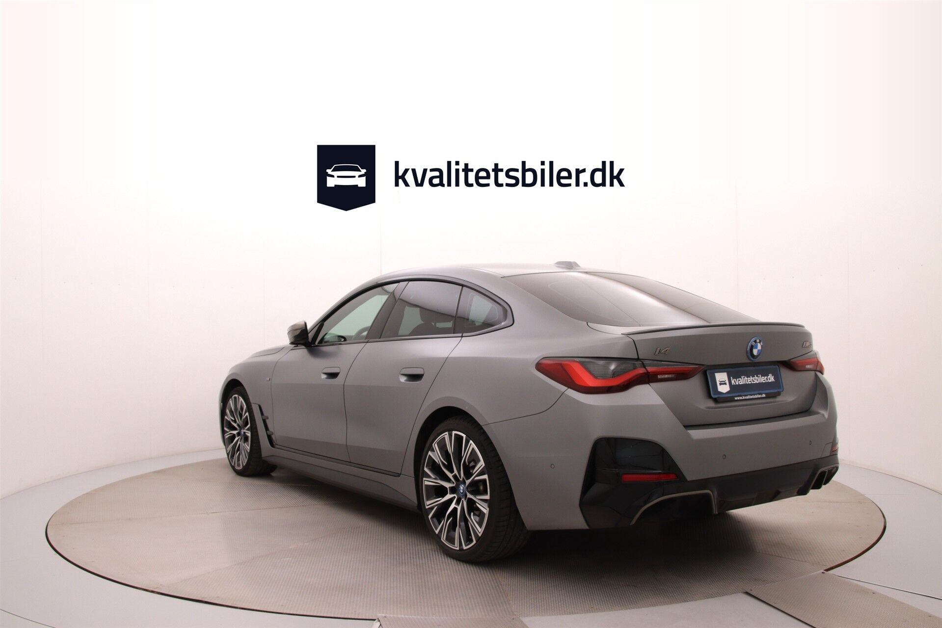 Grå BMW i4 fra 2022