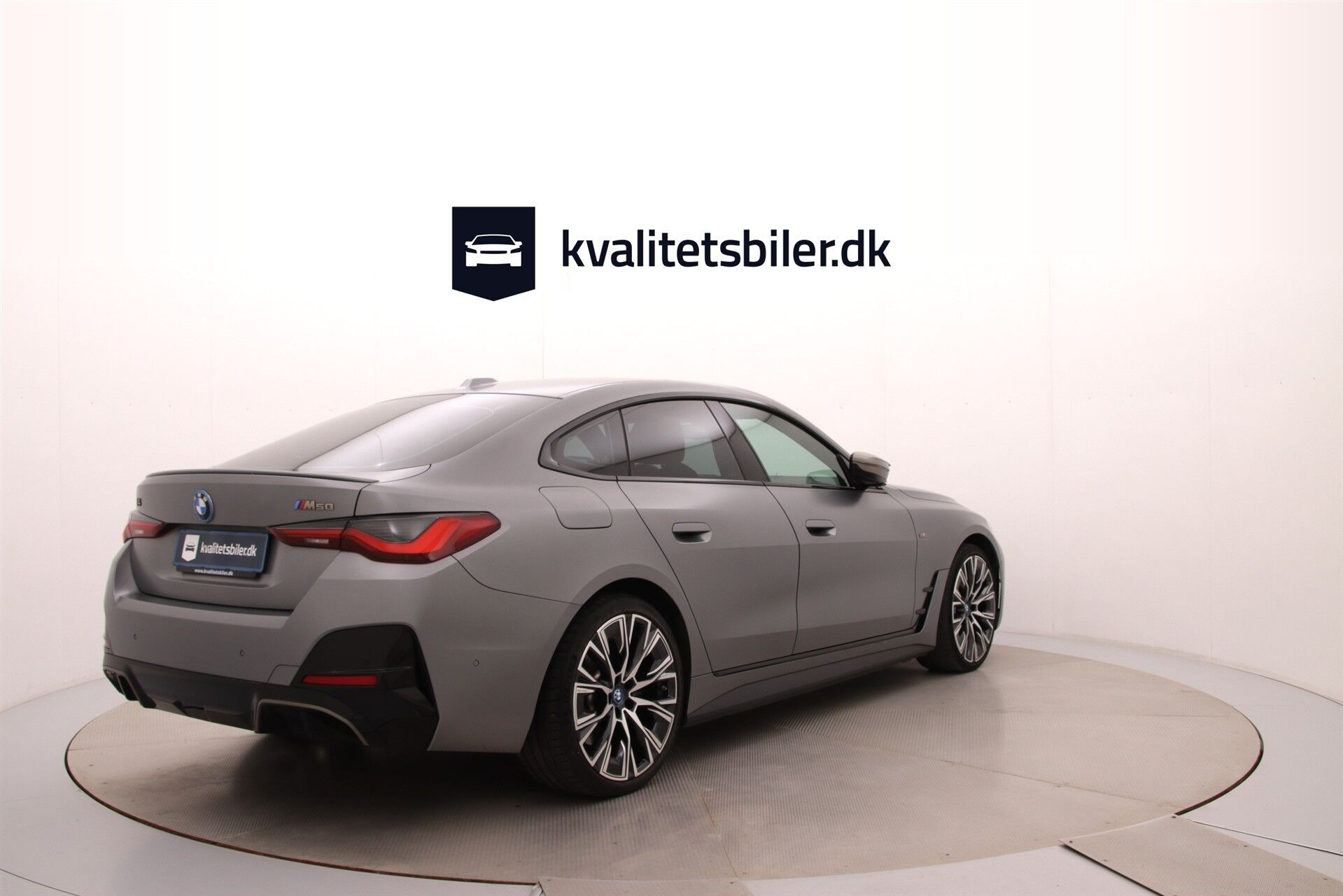Grå BMW i4 fra 2022