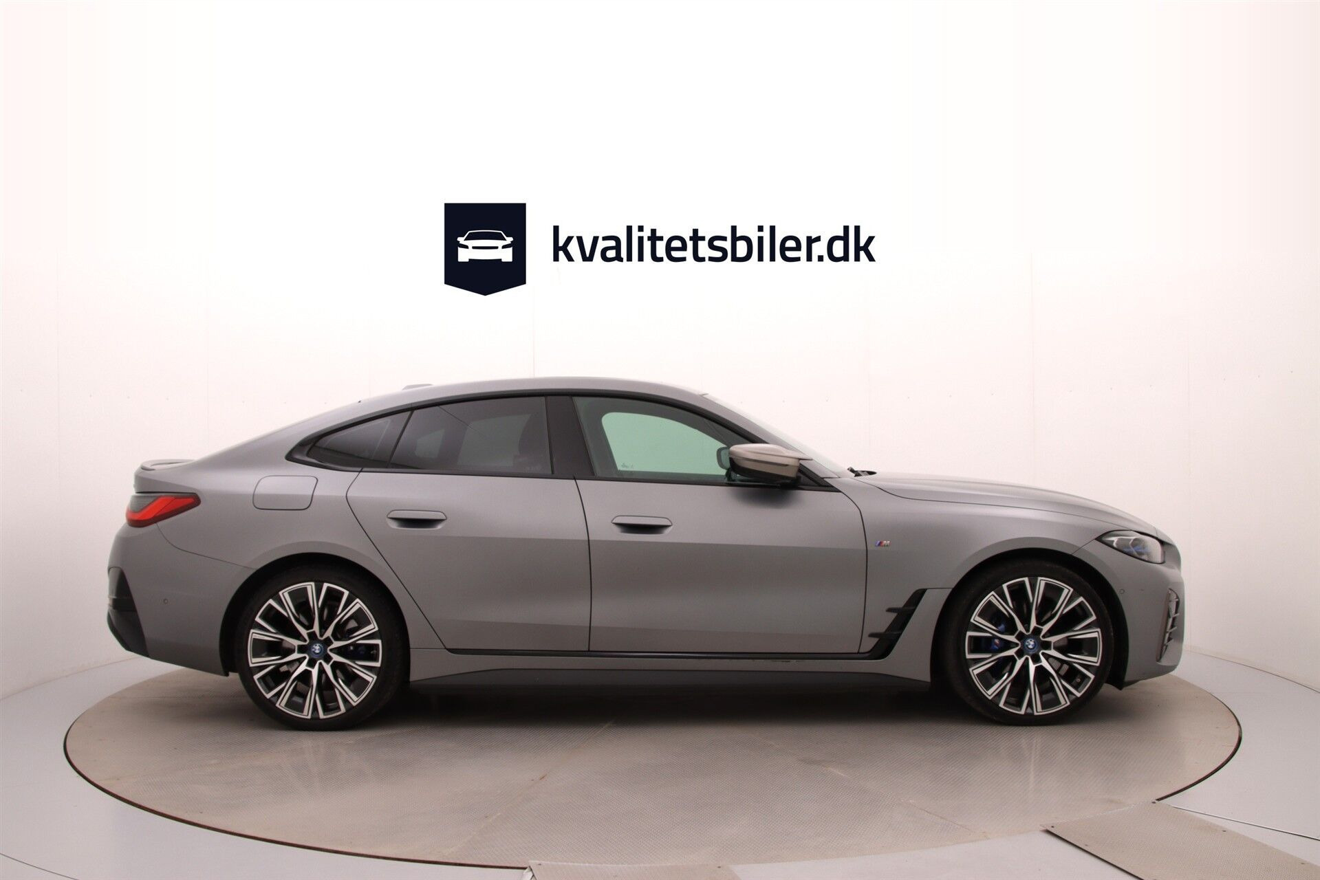 Grå BMW i4 fra 2022