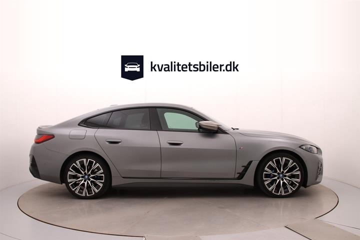 Grå BMW i4 fra 2022