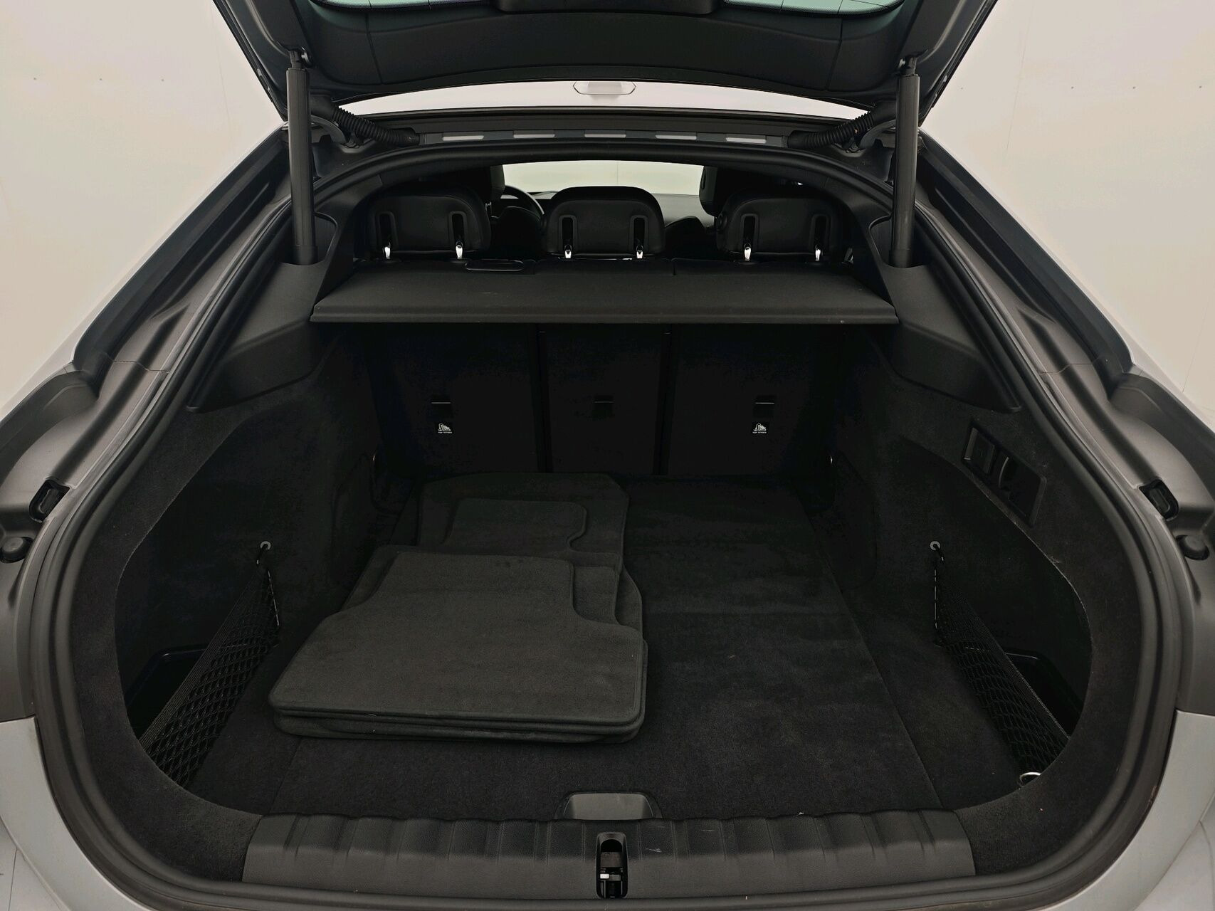 Grå BMW i4 fra 2022