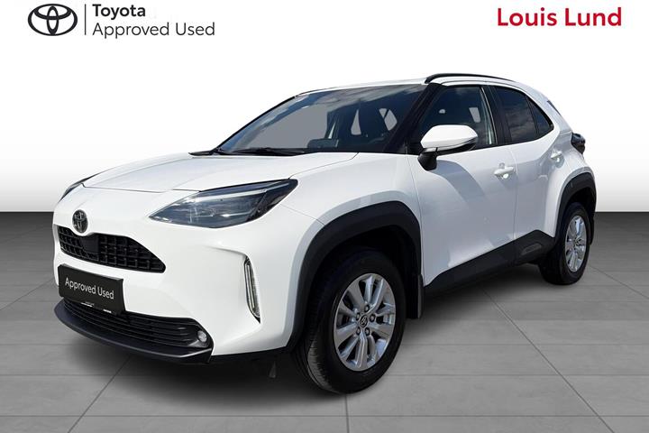 Hvid Toyota Yaris Cross fra 2024 set udefra