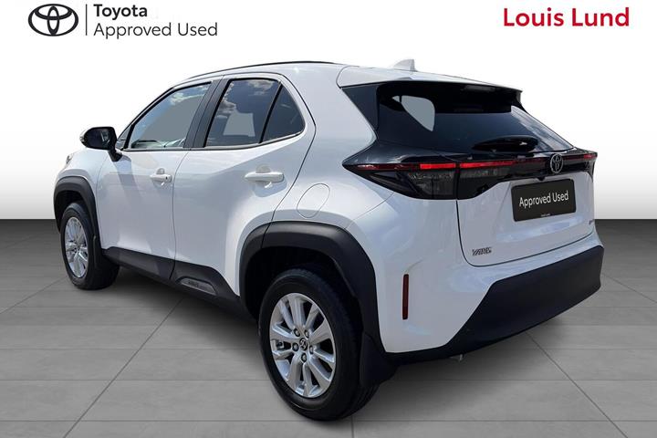 Hvid Toyota Yaris Cross fra 2024