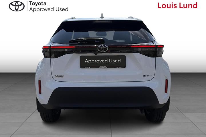 Hvid Toyota Yaris Cross fra 2024