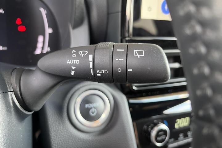 Hvid Toyota Yaris Cross fra 2024