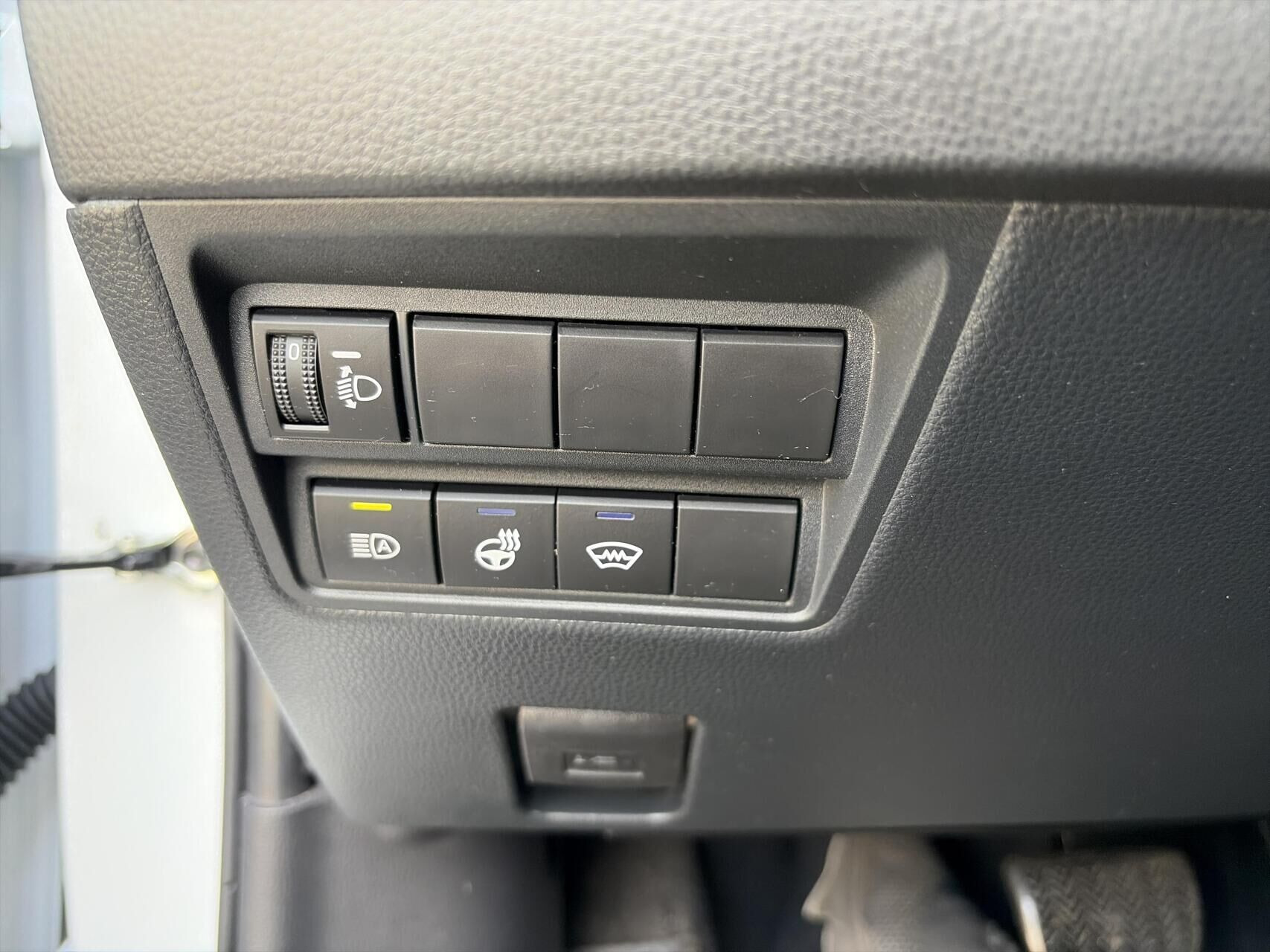 Hvid Toyota Yaris Cross fra 2024