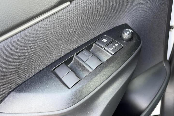 Hvid Toyota Yaris Cross fra 2024