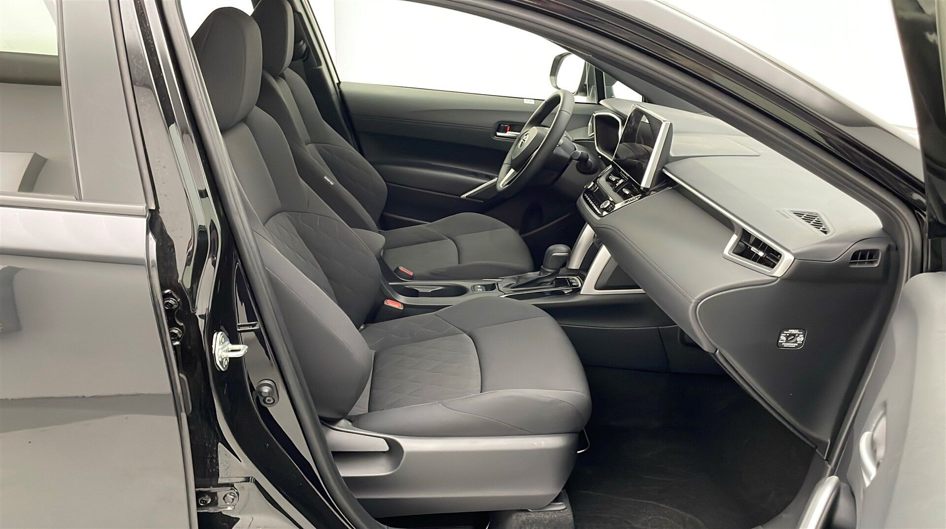 Sort Toyota Corolla Cross fra 2025