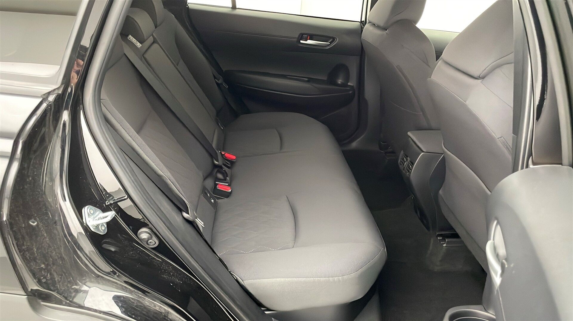 Sort Toyota Corolla Cross fra 2025