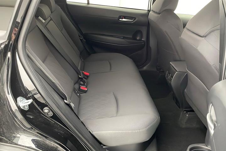 Sort Toyota Corolla Cross fra 2025
