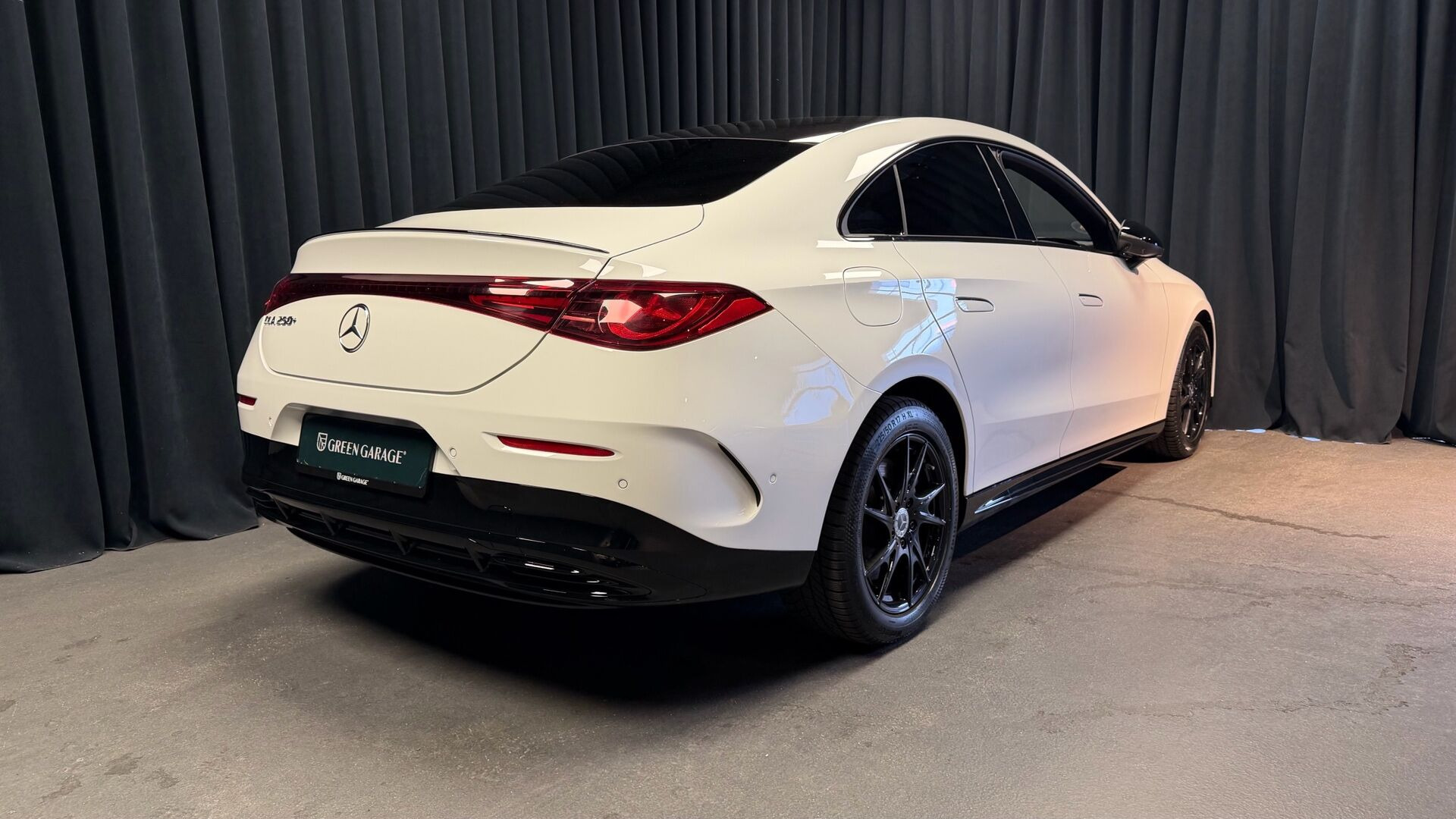 Hvid Mercedes CLA250+ fra 2025