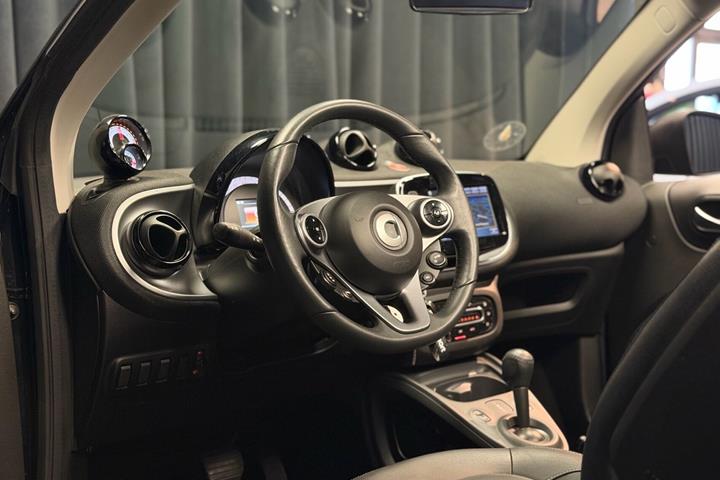 Sort Smart Fortwo fra 2019