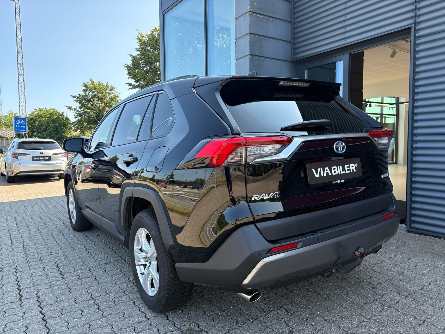 Sort Toyota RAV4 fra 2020