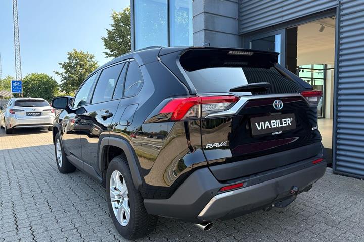 Sort Toyota RAV4 fra 2020