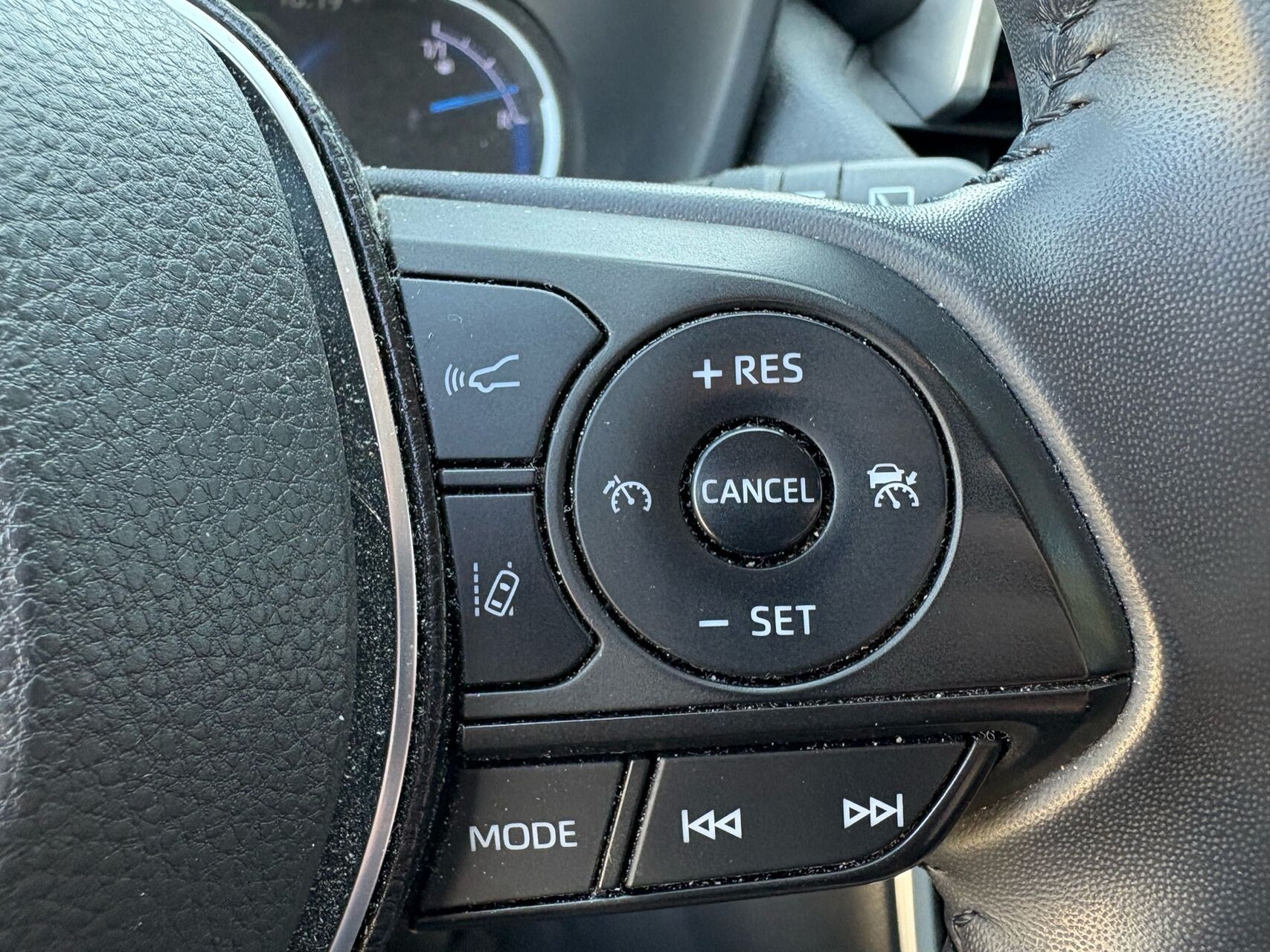 Sort Toyota RAV4 fra 2020