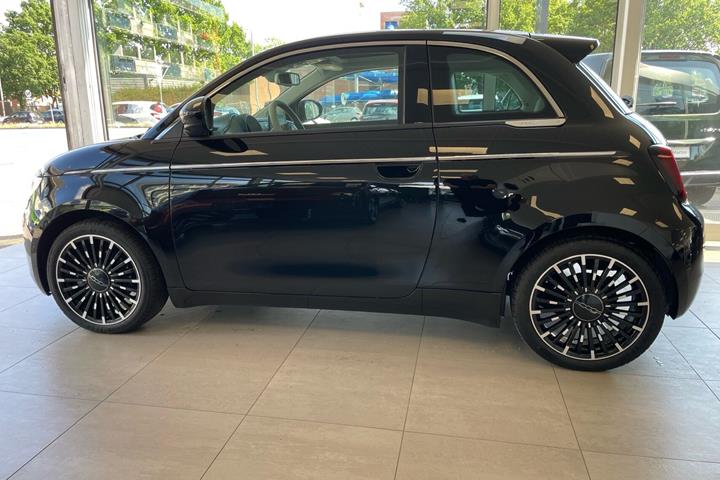 Sort Fiat 500e fra 2023