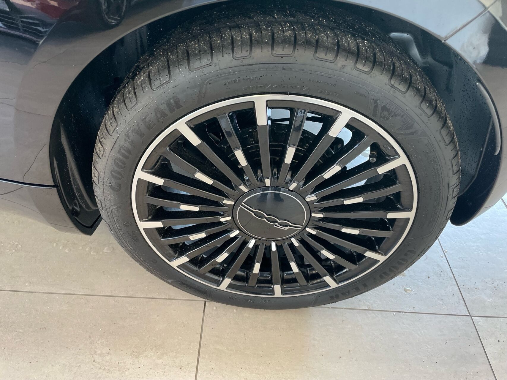 Sort Fiat 500e fra 2023