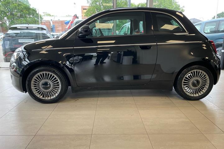 Sort Fiat 500e fra 2023