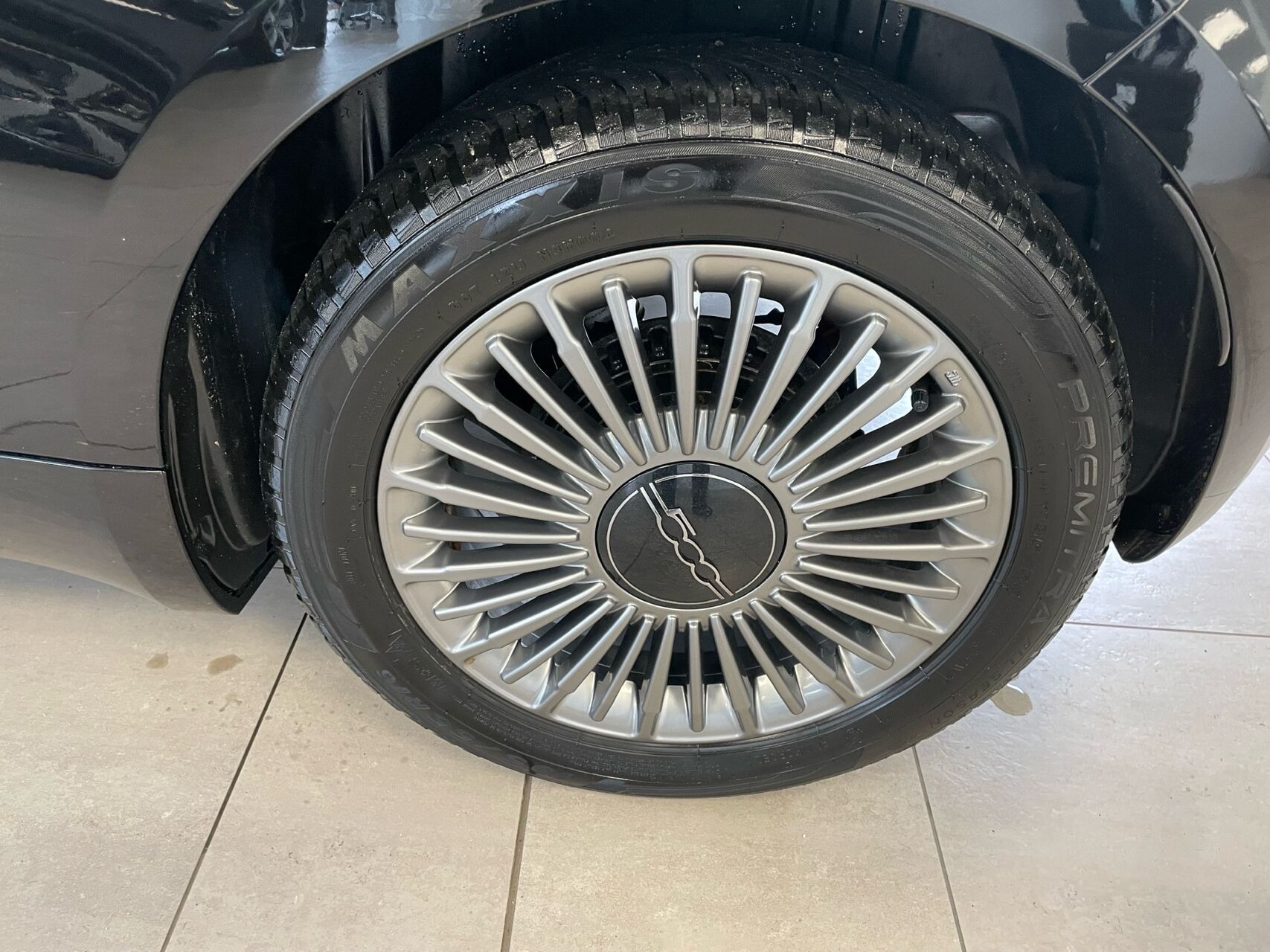 Sort Fiat 500e fra 2023