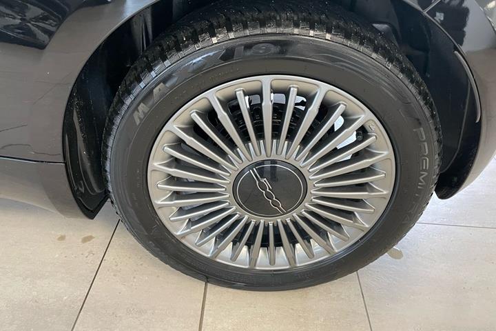 Sort Fiat 500e fra 2023