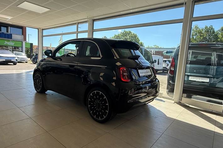 Sort Fiat 500e fra 2023