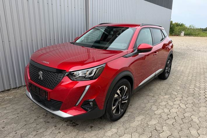Rød Peugeot 2008 fra 2021
