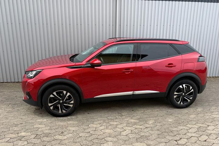 Rød Peugeot 2008 fra 2021