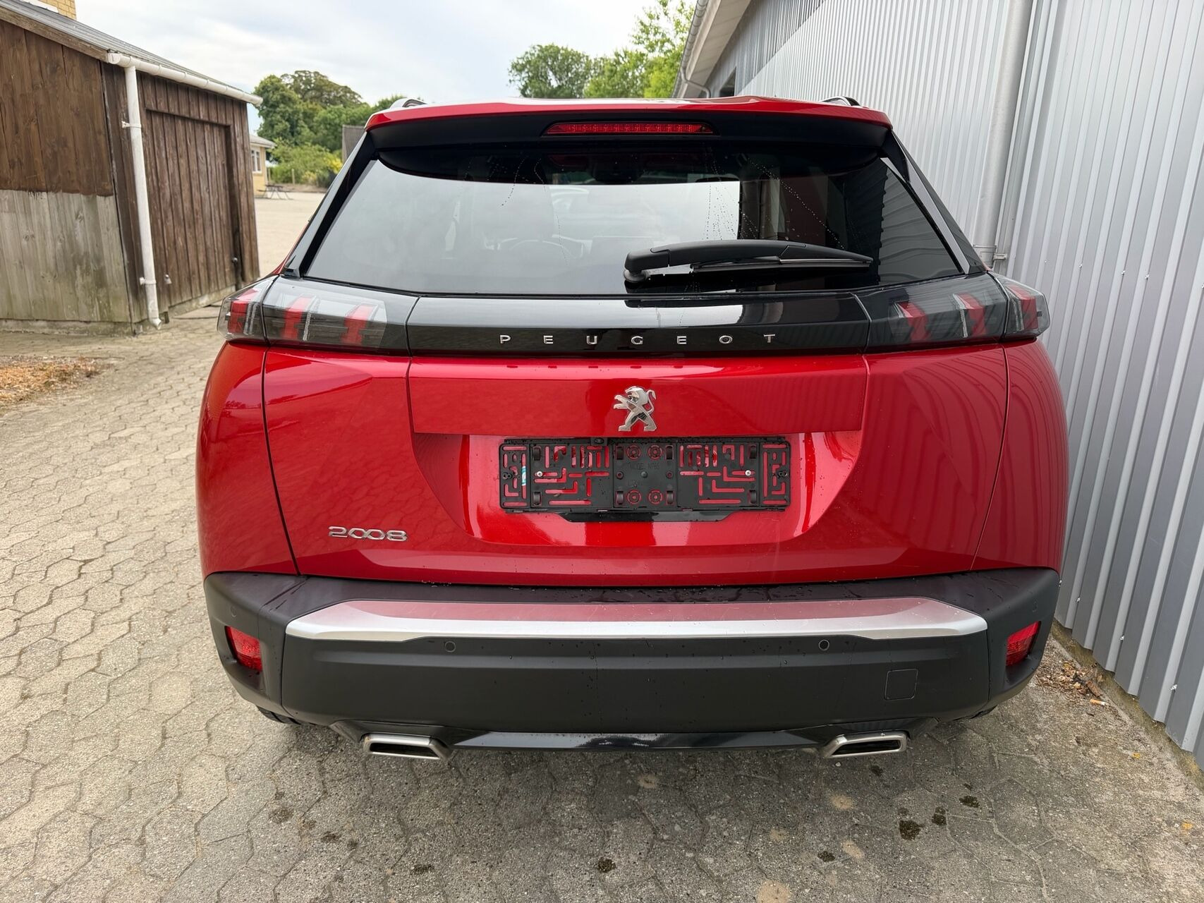 Rød Peugeot 2008 fra 2021