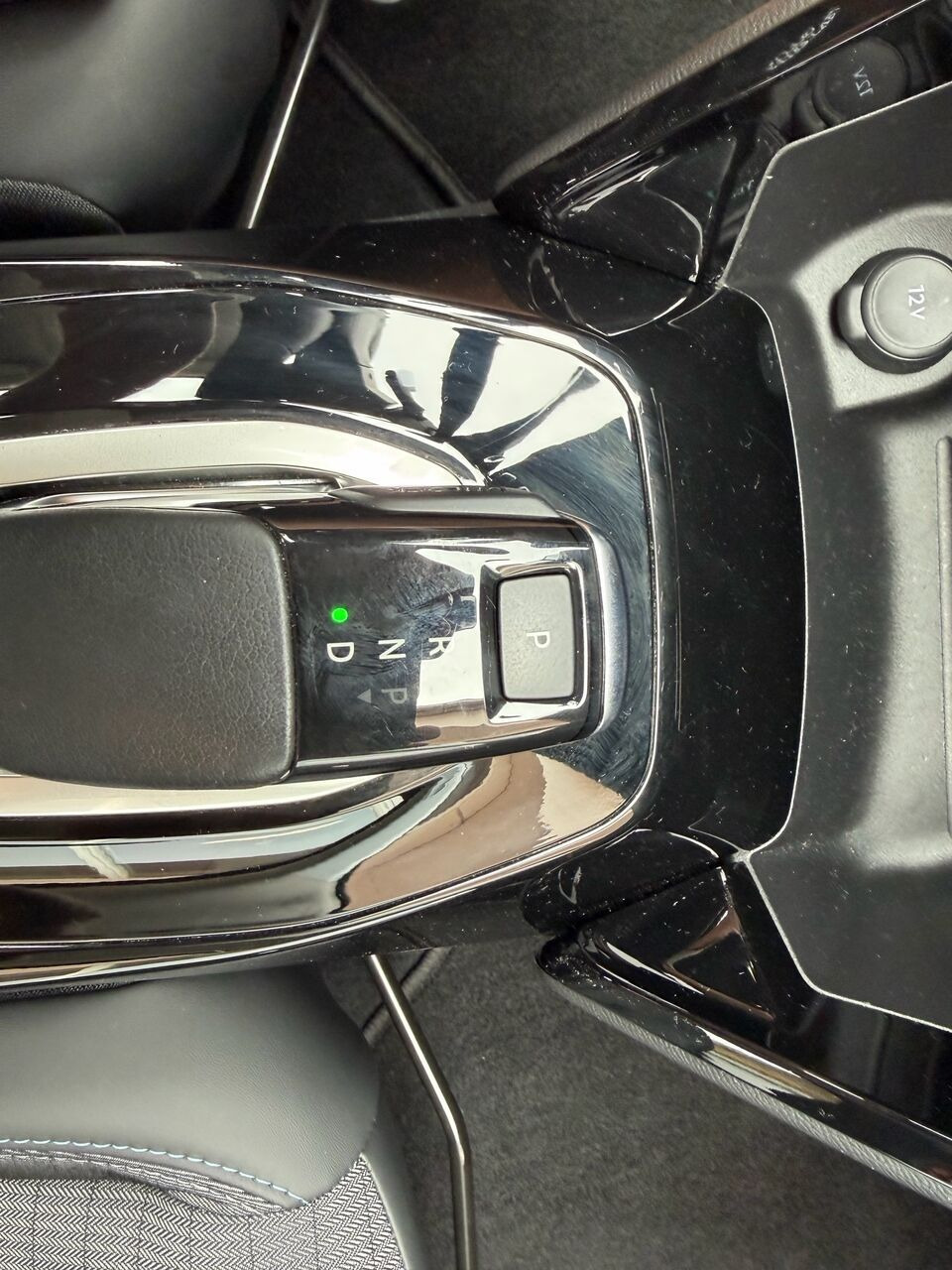 Rød Peugeot 2008 fra 2021