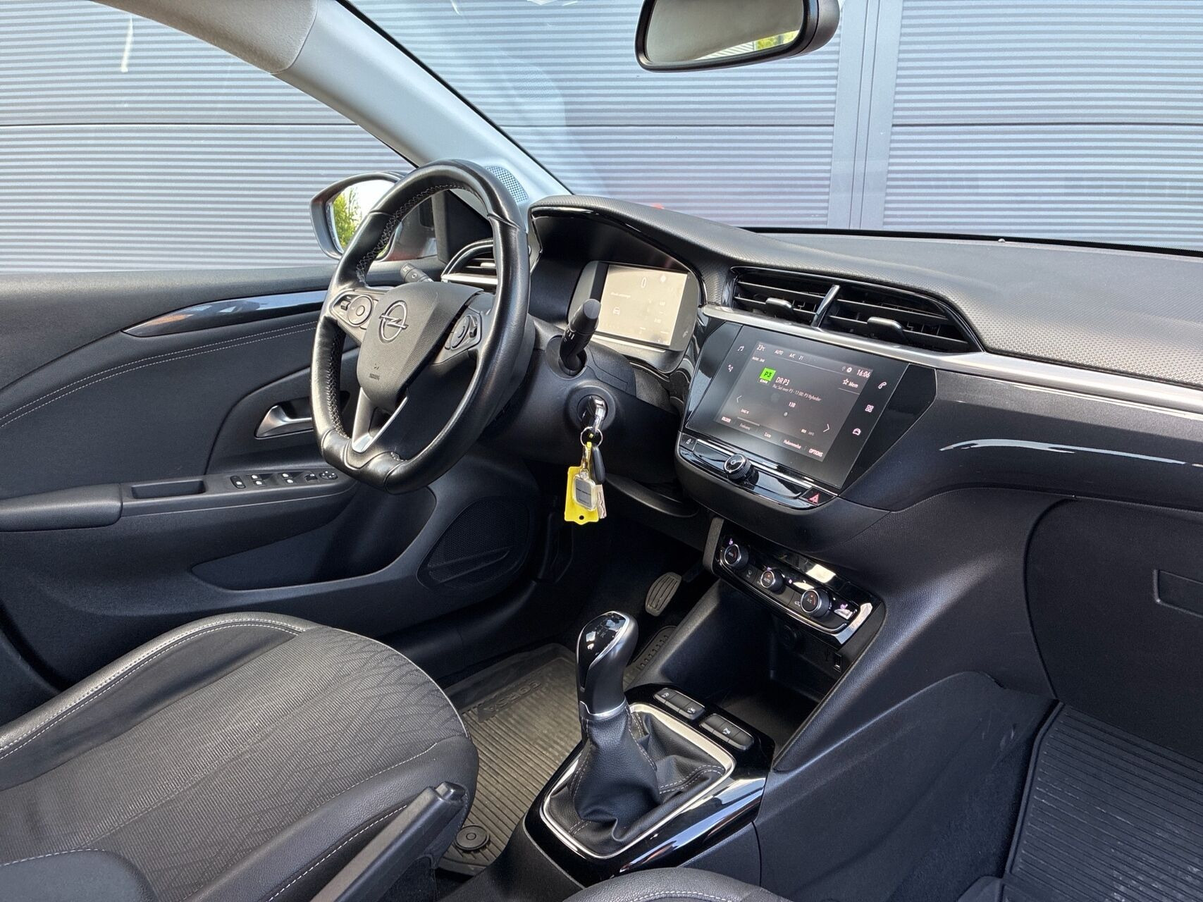 Orange Opel Corsa fra 2022