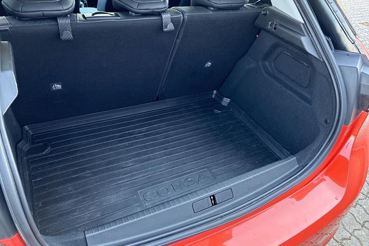 Orange Opel Corsa fra 2022